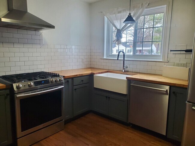 Building Photo - 3212 Alabama Ave