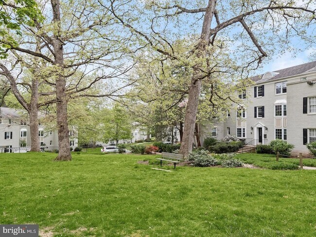Building Photo - 706 S Arlington Mill Dr