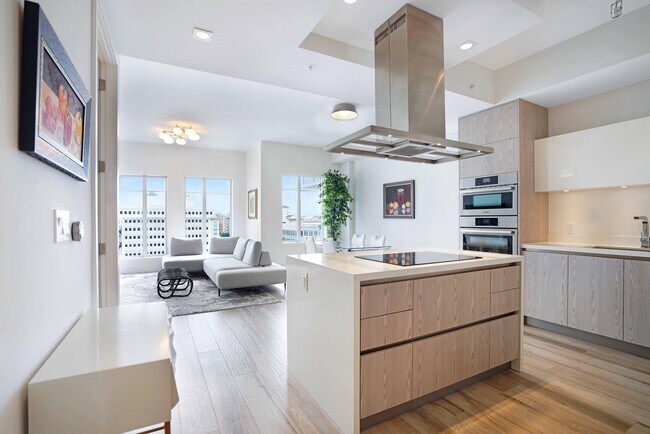 Building Photo - 155 E Boca Raton Rd