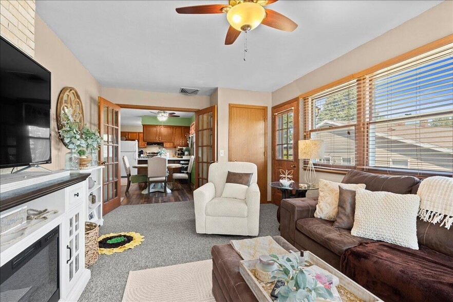 Building Photo - 3955 Meadowbrook Ct