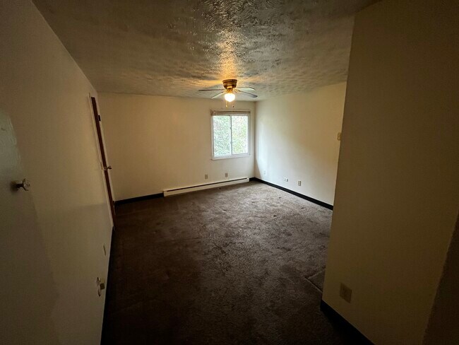 Building Photo - 4722 Castlebar St NW