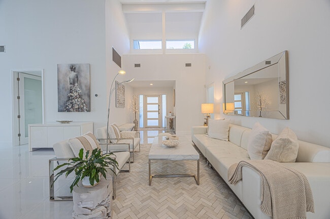 Building Photo - 23246 L'Ermitage Cir