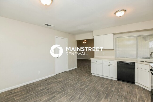 Building Photo - 2606 Shenandoah Dr