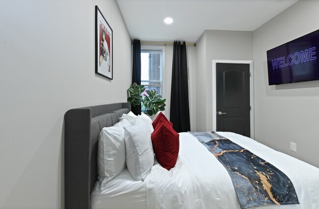 Building Photo - 3022 Auchentoroly Ter