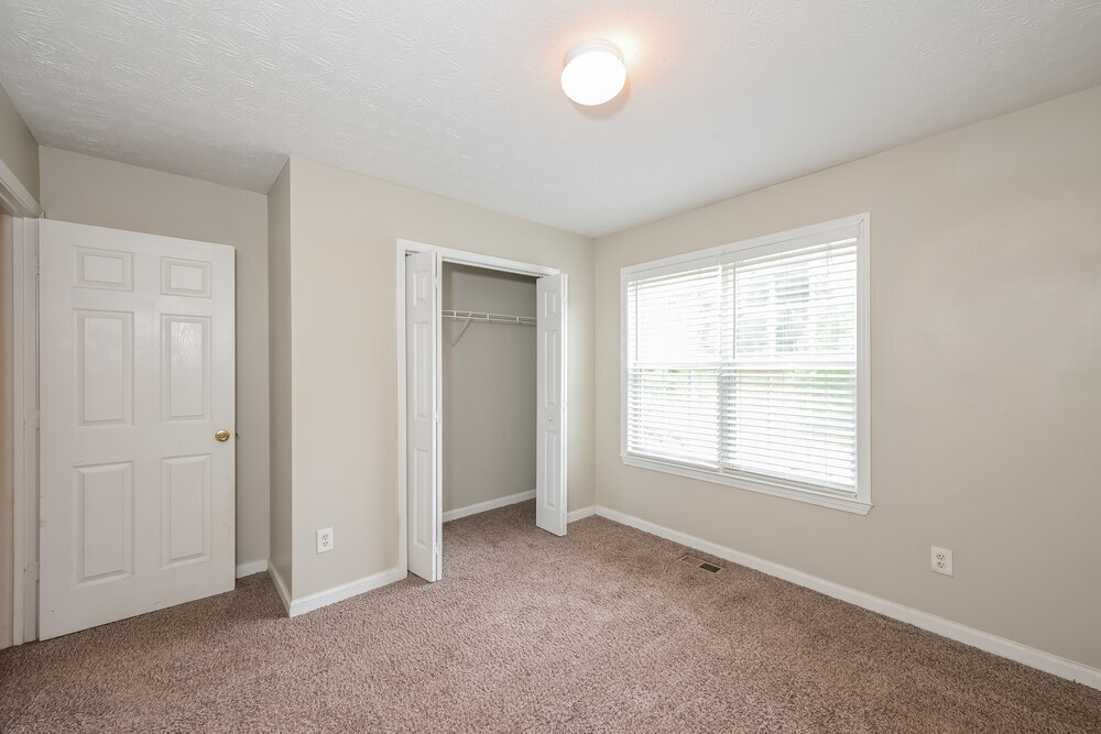 Building Photo - 577 Paradise Cir