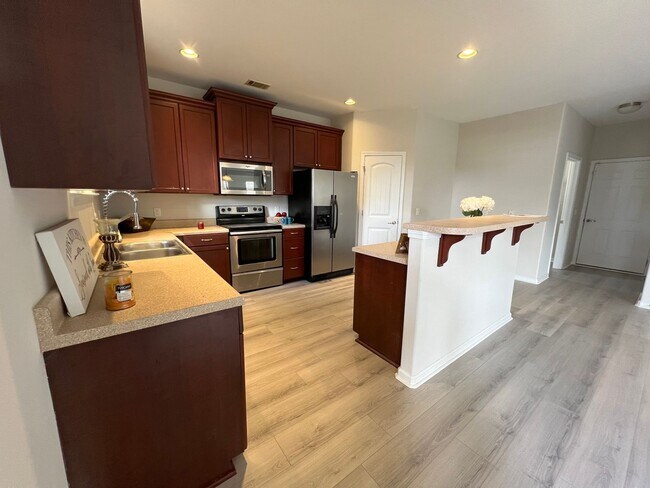 Building Photo - For rent in Bradley Point