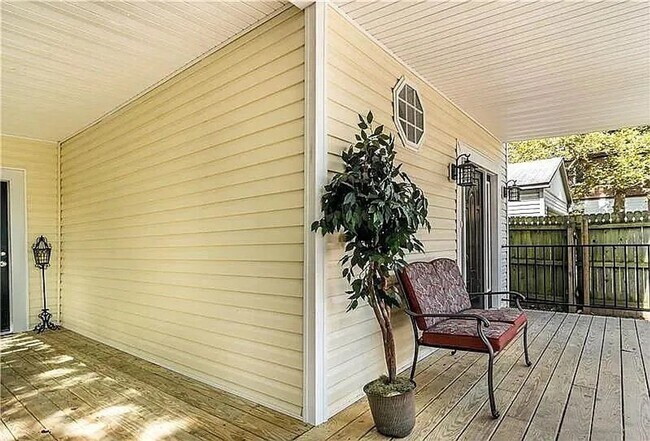 Building Photo - 4 Bed 3 Bath in Oakmont