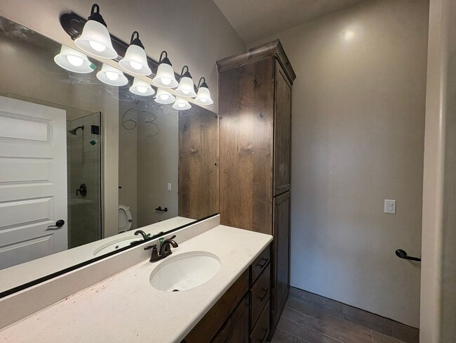 Building Photo - Brand New Townhome In Hurricane