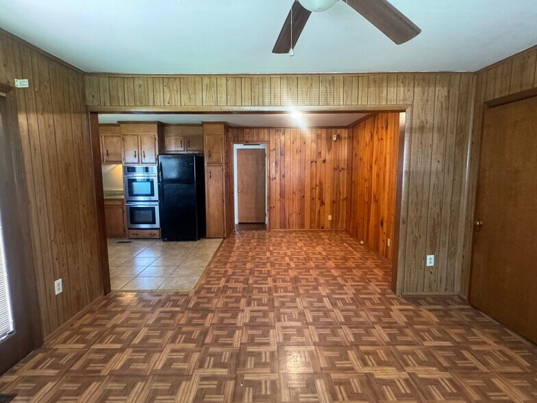 Building Photo - 3001 Depaul Ct