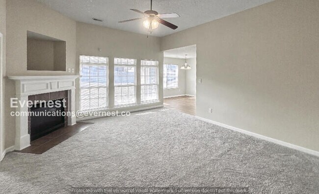 Building Photo - 3 Bed/2 Bath Home with Garage / Pet-Friendly / Vouchers Accepted / Available Now!