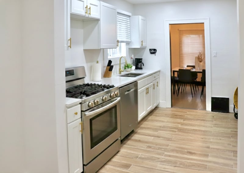 Building Photo - 1912 Fernwood Ave