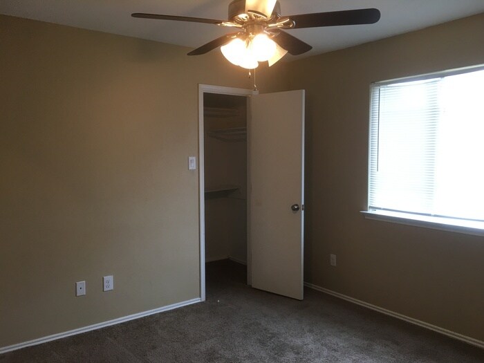 Building Photo - 8402 Storm Creek Dr