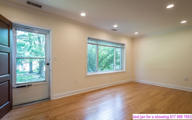 Building Photo - 533 Vfw Pky