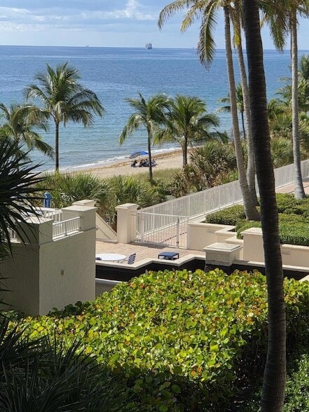 Building Photo - 3200 N Ocean Blvd