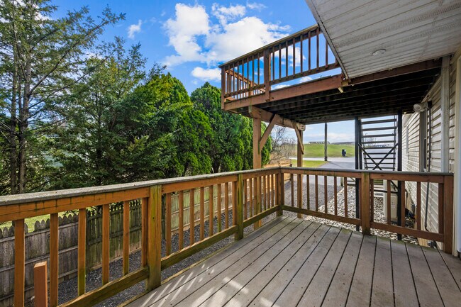 Building Photo - Dolly's