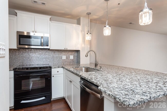 Building Photo - 17522 Tuscany Ln