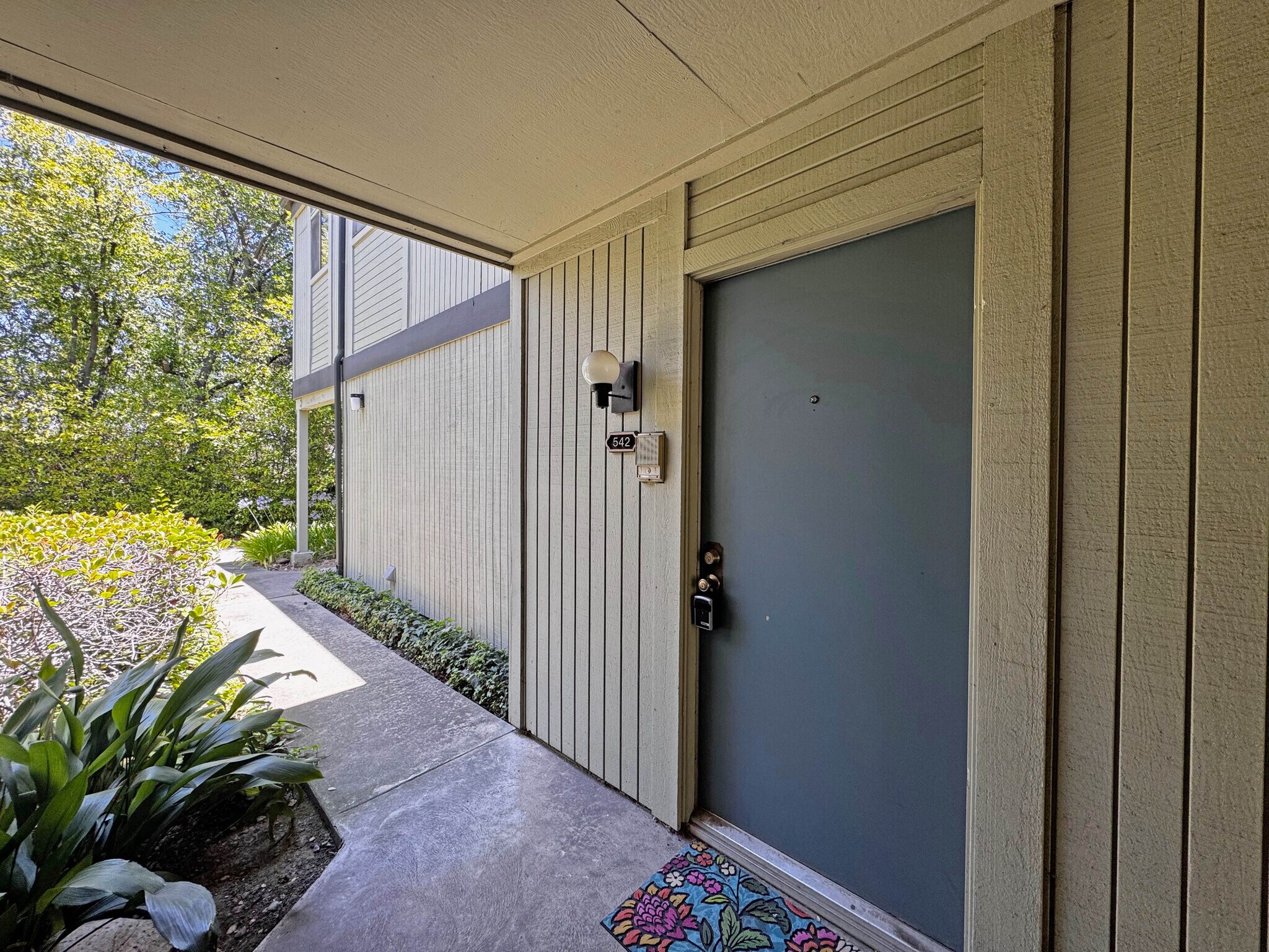 Building Photo - 542 N Orange Grove Blvd