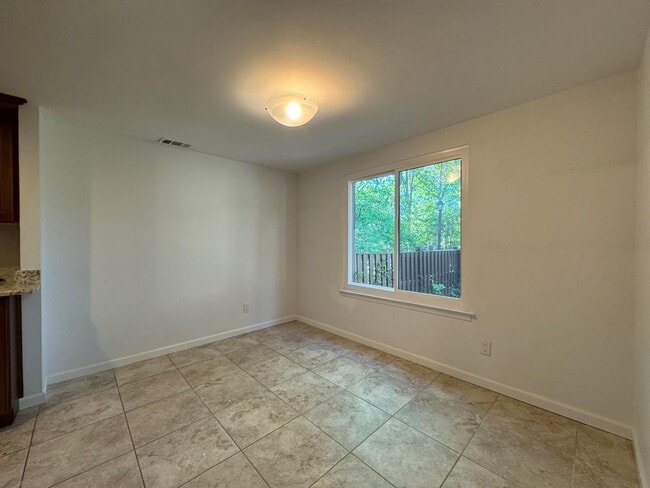 Building Photo - 233 Sagamore Hills Dr