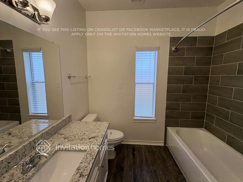 Building Photo - 3227 Hemingway Dr