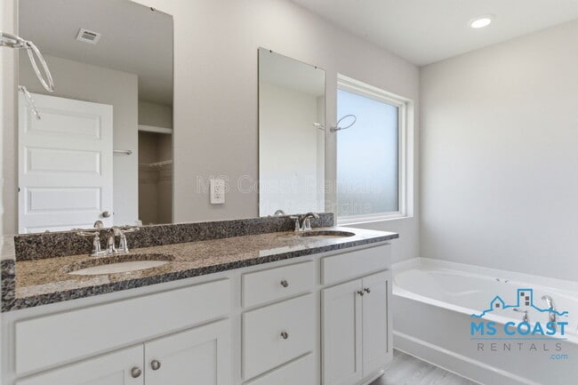 Building Photo - 15336 Leighwood Ln