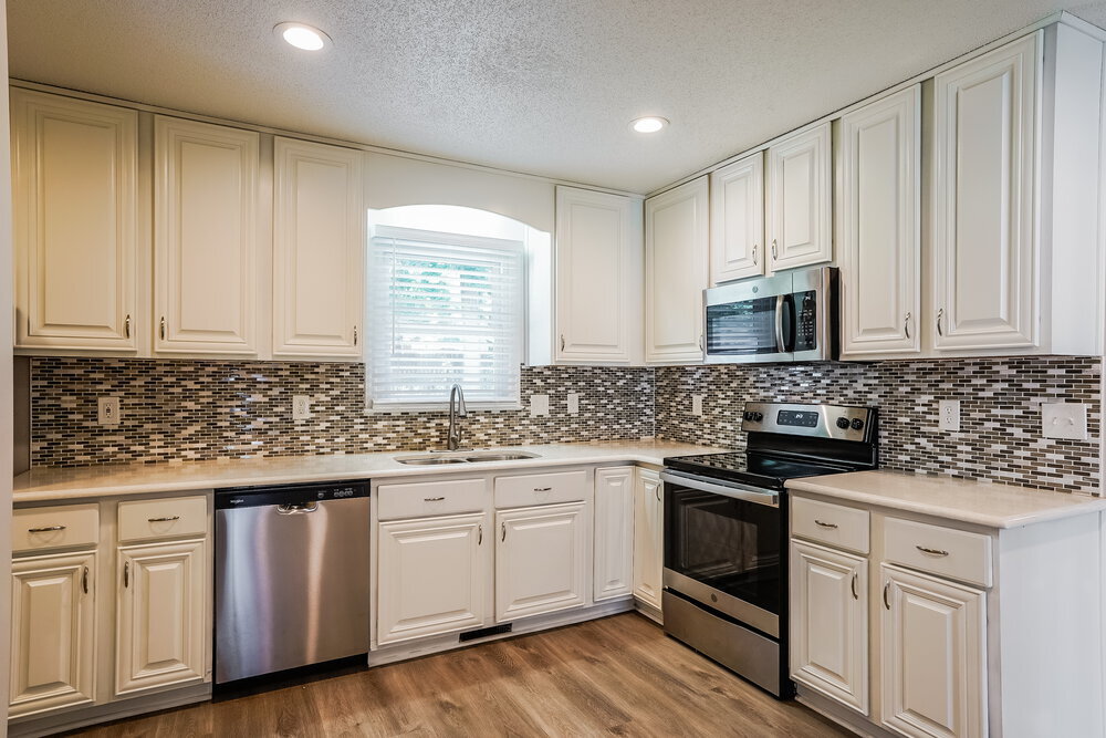 Building Photo - 303 Southampton Dr