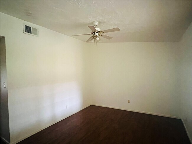 Building Photo - 7538 Winkle Wood Ln
