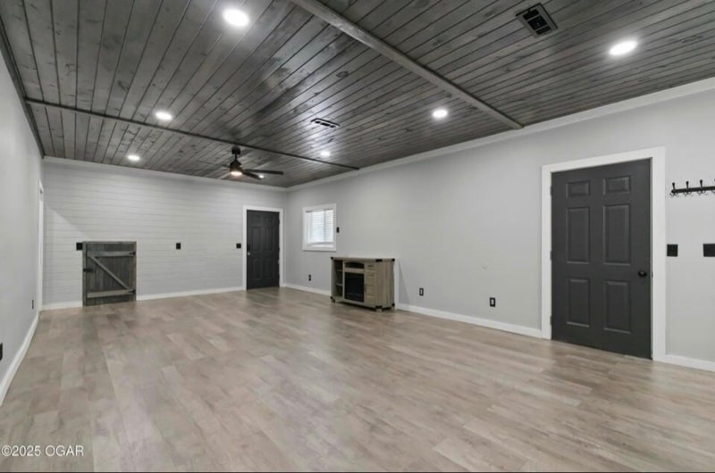 Building Photo - 6496 Racine St