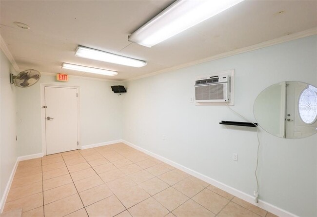 Building Photo - 3104 W North A St