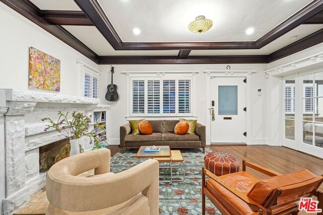 Building Photo - 1458 W 48th St