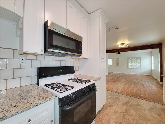 Building Photo - 2816 Elser St