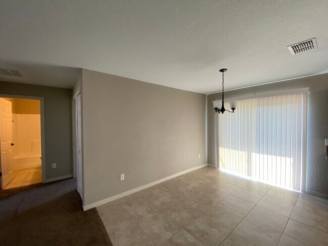 Building Photo - 16618 SW 31st Cir