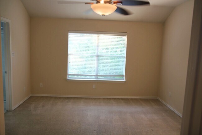 Building Photo - 142 N Camellia Grove Cir