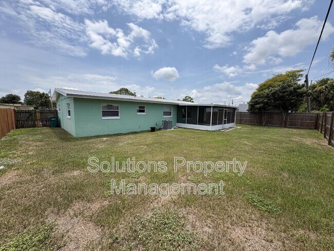 Building Photo - 60 Barbados Dr