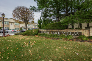 Building Photo - Country Lake Villas