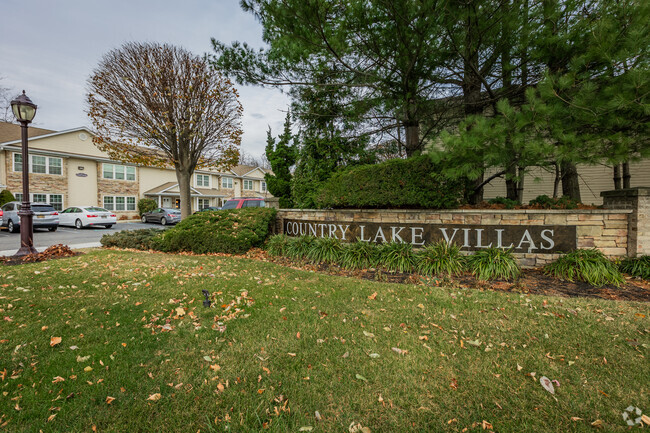 Building Photo - Country Lake Villas