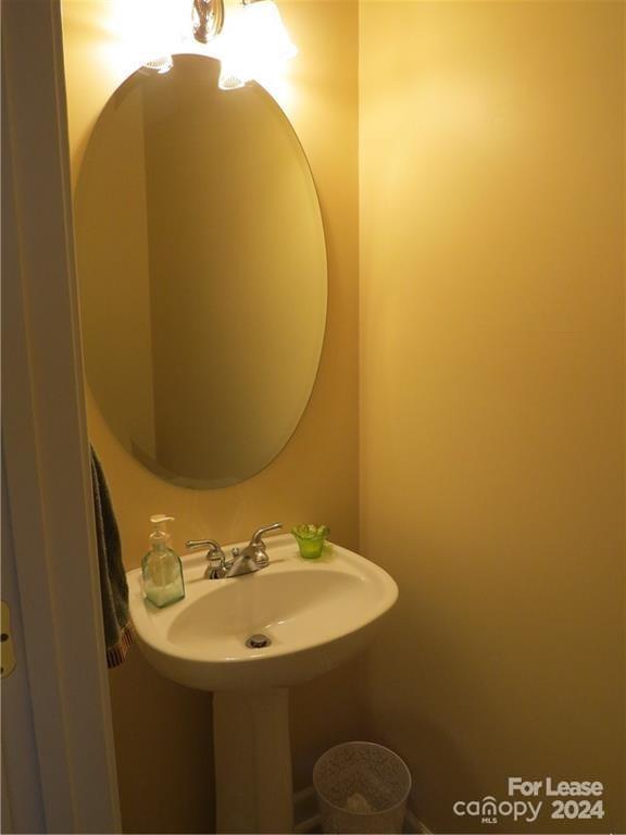 Building Photo - 1003 Basin Ct