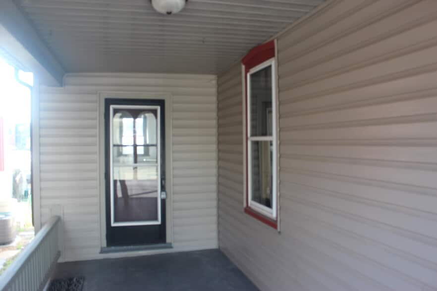 Front side porch - 66 Front St