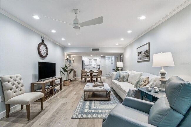 Building Photo - 8 Glencoe Pl