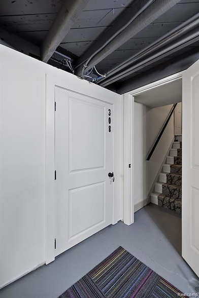 Building Photo - 310 E Harry Ave