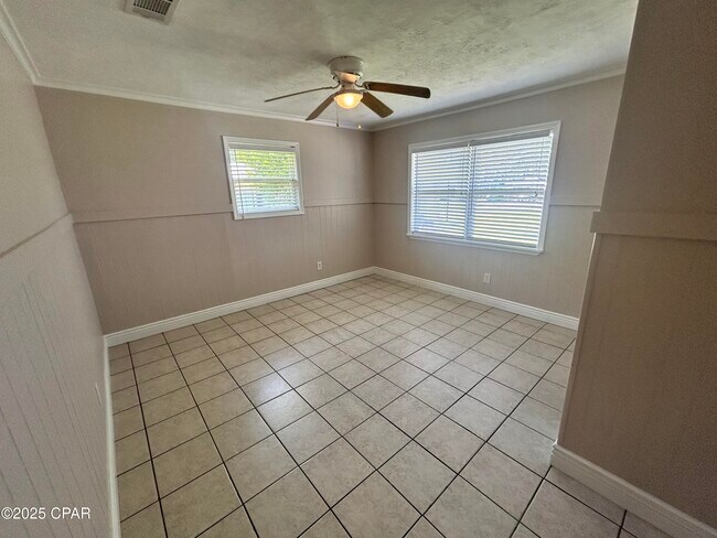 Building Photo - 16238 E Lullwater Dr
