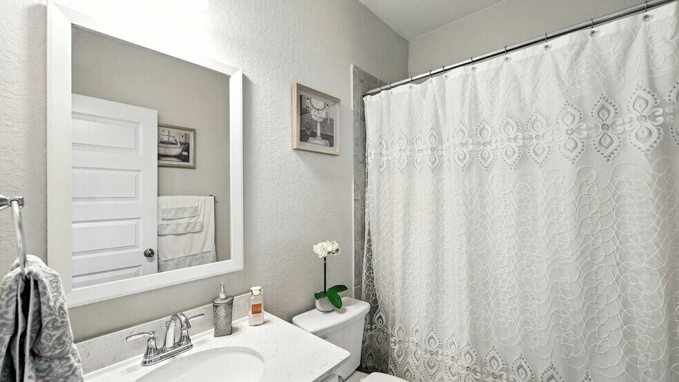 Building Photo - 1917 Shepherd Path