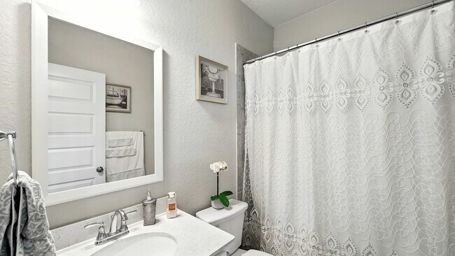 Building Photo - 1917 Shepherd Path