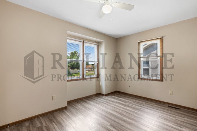 Building Photo - 7206-4 W Douglas Ave