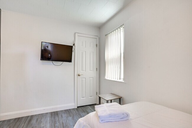 Building Photo - 112 Rockwood Pl