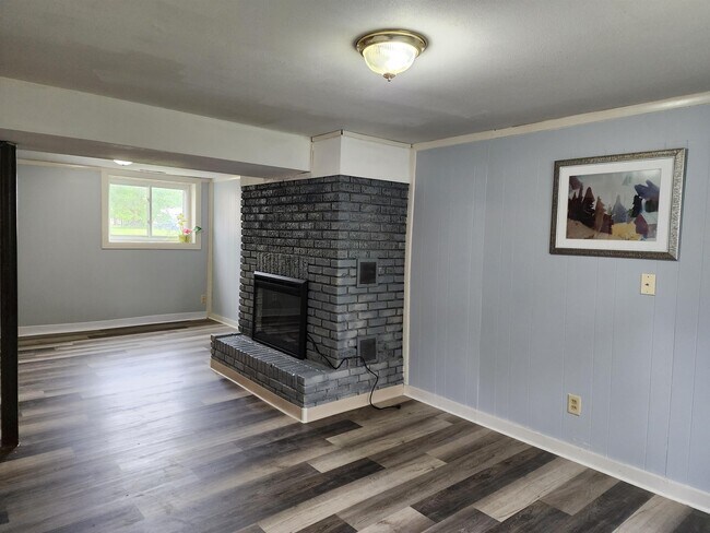 Building Photo - 9225 Carol Ann Dr