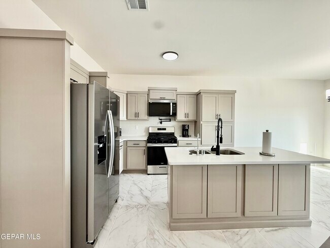 Building Photo - 15052 DESTINATION