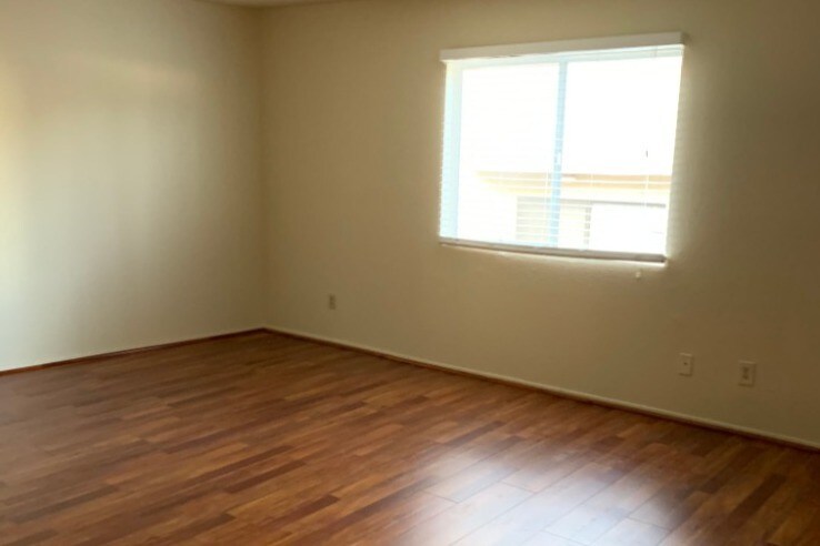 Building Photo - 200 W Chestnut St