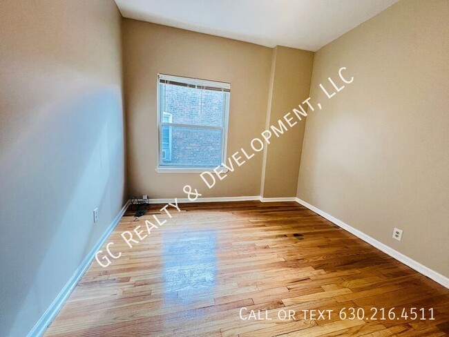 Building Photo - *** $1000 OFF RENT - 4 BEDROOM - 1 BTH / H...