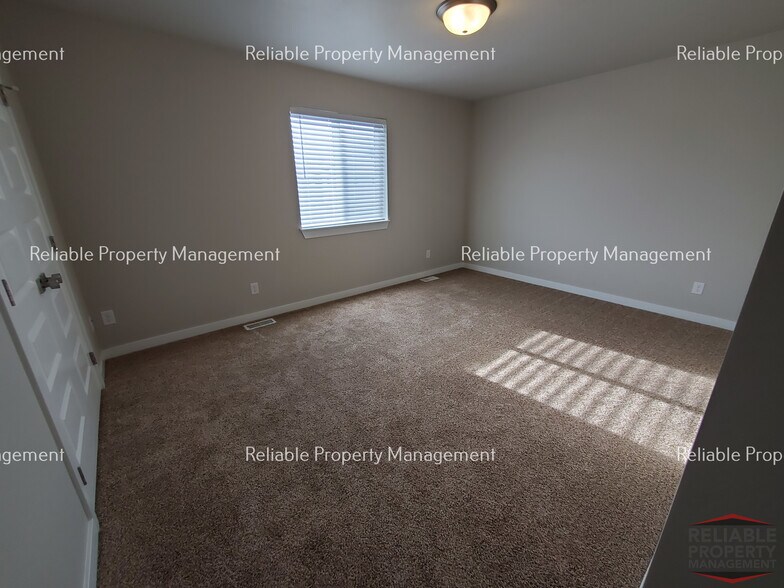 Building Photo - 2001 Lawrence Ln