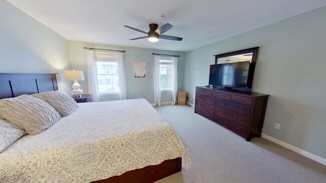 Building Photo - 206 Tamarack Ln